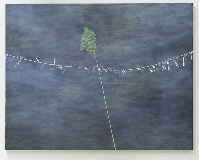 Peinture de Tami Ichino "Vue vers le haut (Aodake)", vue de l'exposition "Entre ciel et perles" à la Ferme de la Chapelle