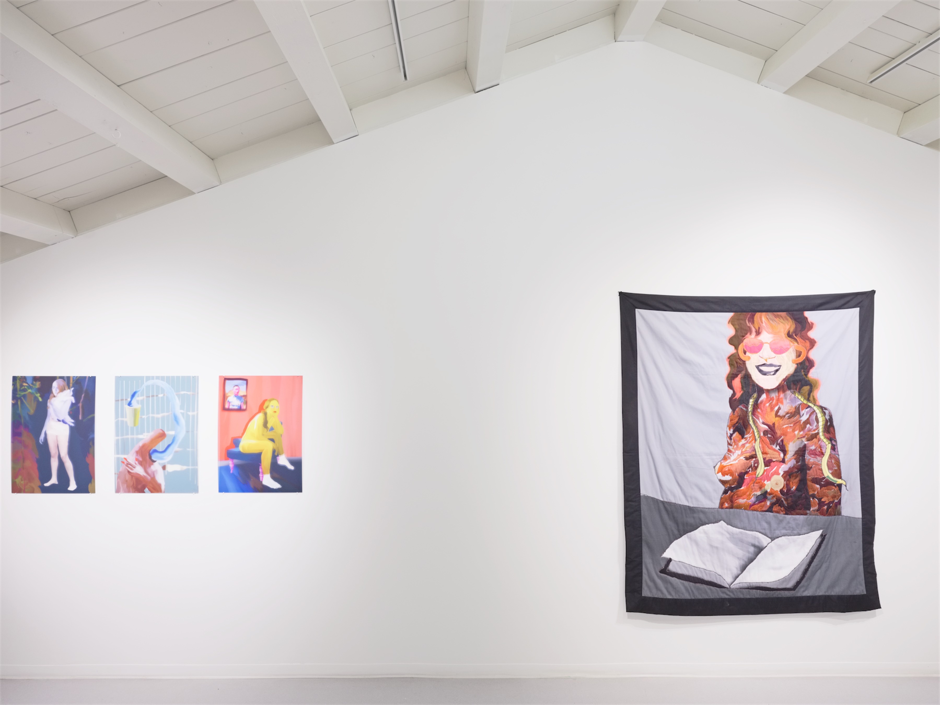 Œuvres textiles de Xénia Laffely, vue de l'exposition "Expanding Bodies" à Ferme de la Chapelle