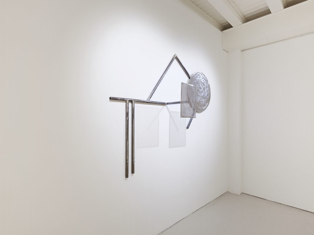 Composition de Simon Paccaud, Jean Angelats (Atelier J&J), BX 19, vue de l'exposition "Challenger" à la Ferme de la Chapelle