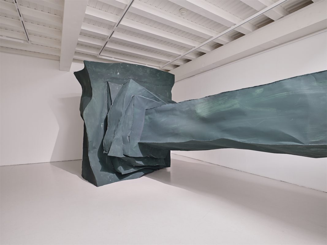 Vue de l'exposition "sie spricht nicht" de Simone Holliger à la Ferme de la Chapelle
