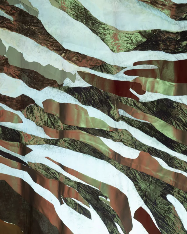 Jessica Decorvet, Paysage impossible, 2026, textiles collés sur toile de spi imprimée