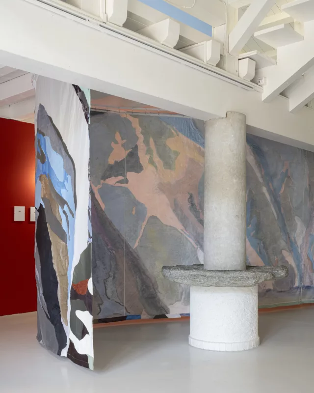 Jessica Decorvet, Paysage impossible, 2026, textiles collés sur toile de spi imprimée